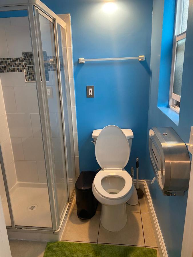 Private Large La Bedroom W Private Half-Bathroom - Ac - Wifi - Private Fridge Near Usc - Exposition Park - Usc Memorial Coliseum - Banc Of California Stadium - Downtown Los Angeles Dtla - University Of Southern California Usc! Exterior photo